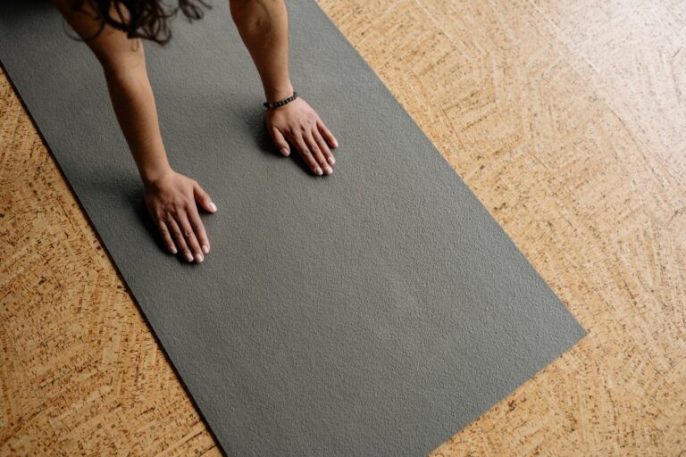 Effective Ways to Remove Yoga Mat Smell: Tips for a Fresh Practice